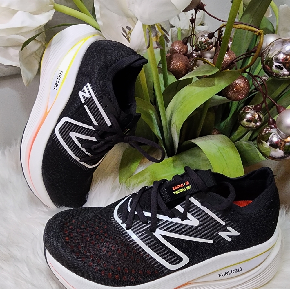 New Balance Women's FuelCell Supercomp Trainer V1 Running Shoe- Worn few times